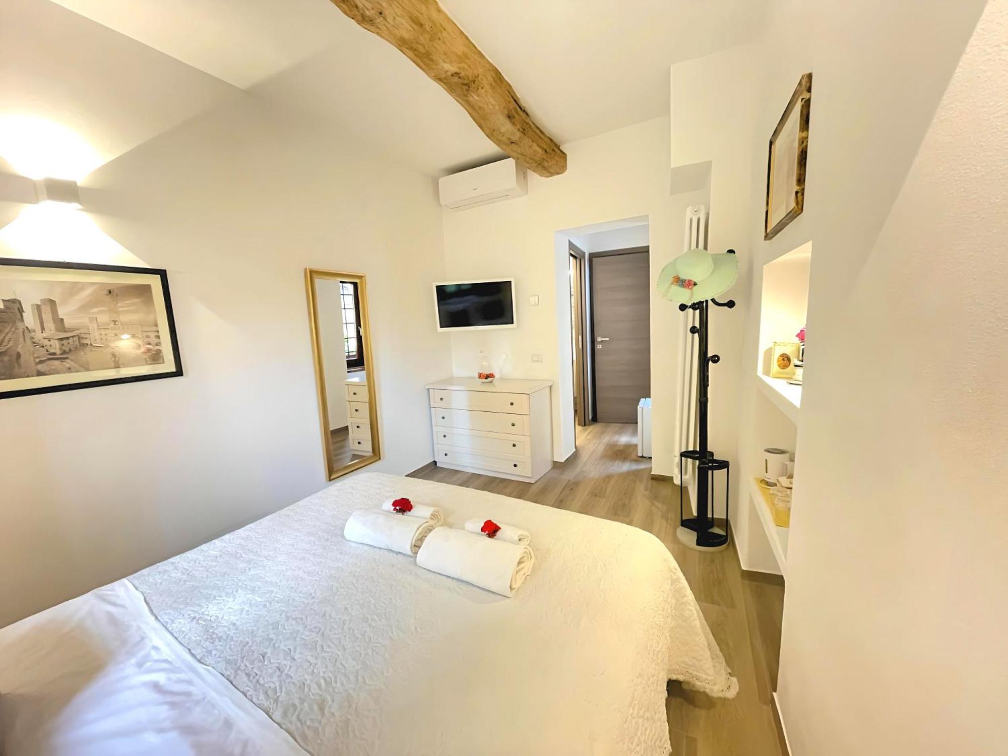 La Casa Di Ines Hotel ซานจีมิญญาโน ภายนอก รูปภาพ
